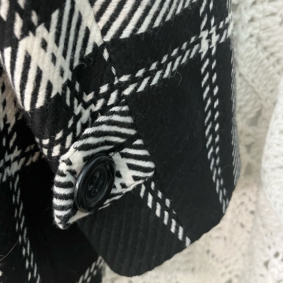 Tribal Black and White Plaid Jacket. Size 14. - Picture 2 of 10